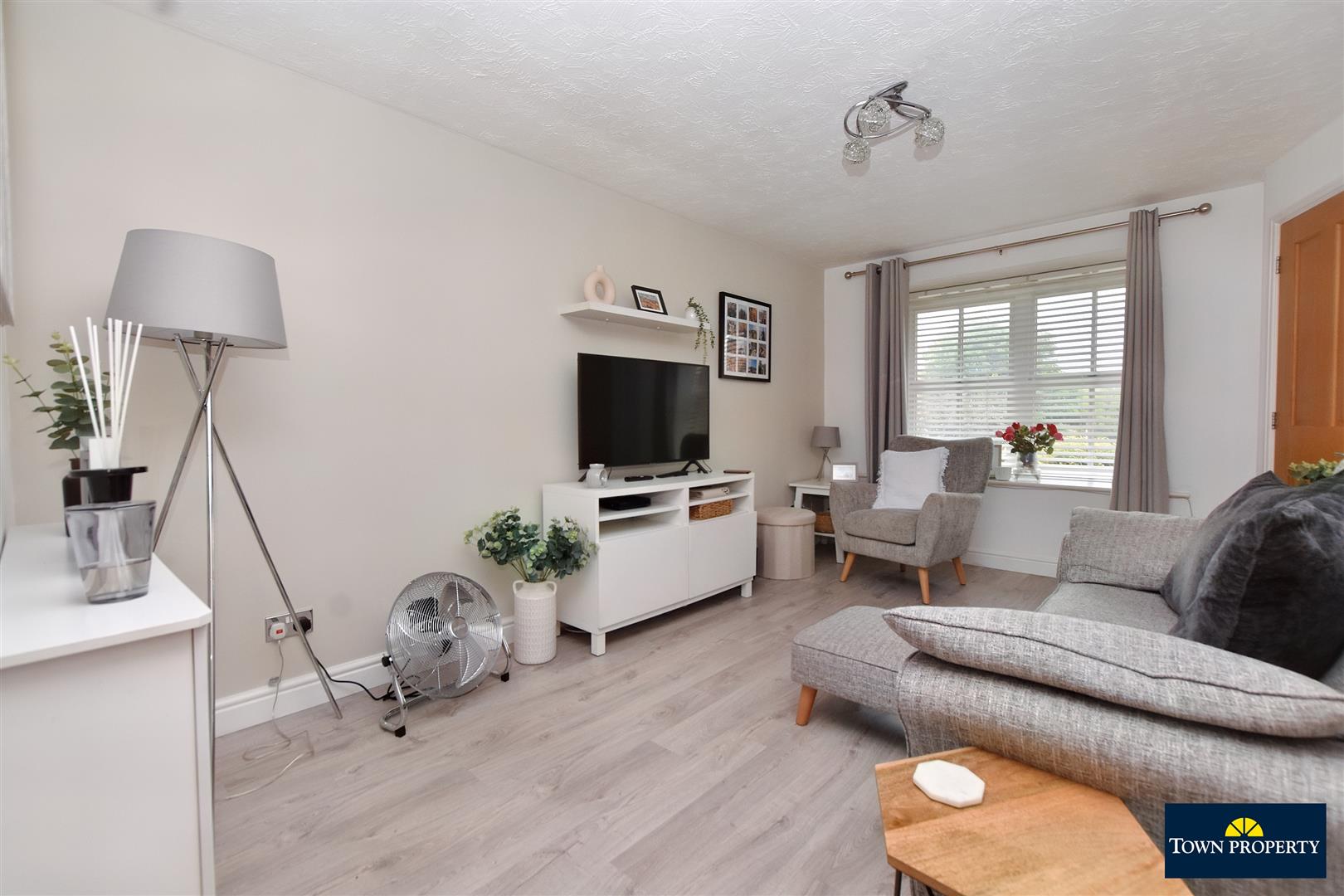 Property Details for Beechfield Close Stone Cross Pevensey BN24 5FH